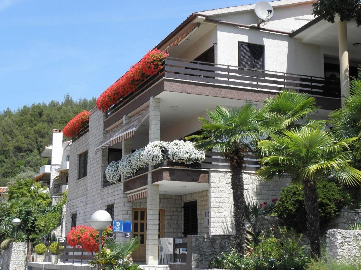 Apartments With A Parking Space Rabac, Labin - 13151 Exteriör bild
